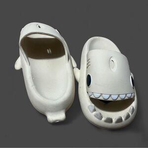 Shark Design Cream Clogs